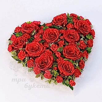 Сердце из роз и гвоздик