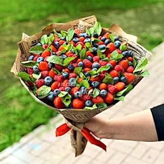 Букет из клубники на 23 февраля